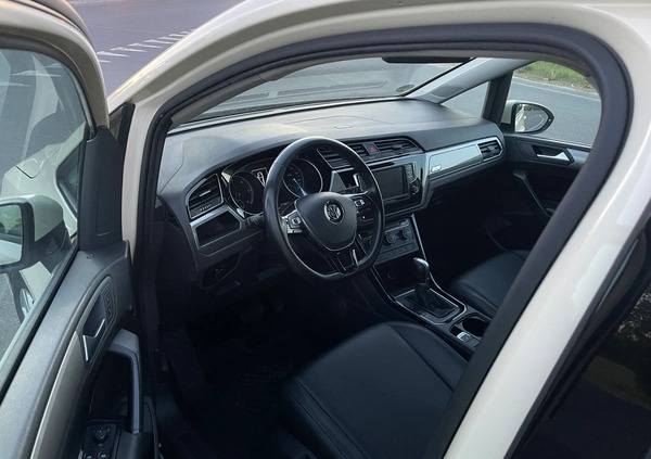 Volkswagen Touran cena 41900 przebieg: 258000, rok produkcji 2017 z Nidzica małe 407